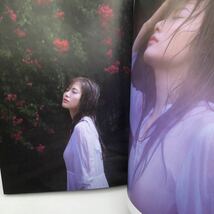 ※【同梱可】乃木坂46 白石麻衣写真集 パスポート 中村和孝特別付録 ポストカード4種類中1枚封入　2020.1 帯付　水着　ビキニ_画像10