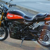 Z900RS 高品質Z2パターン張替え　ミシン縫い　前後あんこ抜きスタイル　前側T-NET衝撃吸収材埋め込み＋Ｚ２金具＋ロゴ入れ　限定受注_画像4