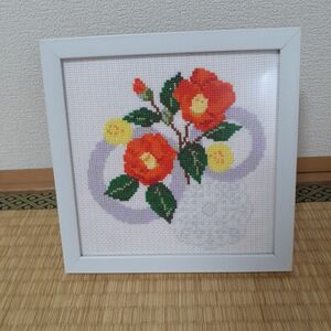 【クーポン使えます☆額縁つき】 クロスステッチ 完成品 刺繍　冬　椿　 ハンドメイド　お正月