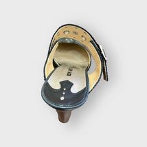 Cava cava サヴァサヴァ ベルトデザイン レザーミュールパンプス シューズ 靴 グレー スタッズ 23.5cm サンダル 日本製 高品質_画像7