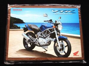 ホンダ　ＶＴＲ２５０　２００５年　希少カタログ・美品・送料込み！