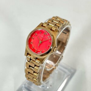 6000-60【 マークバイマークジェイコブス 】 稼動品 良品 QZ 電池式 MBM3311 赤文字盤 ラウンド レディース腕時計