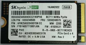 SK Hynix M.2 SSD 型番:HFM256GD3HX015N　FRU:5SS0Z46573
