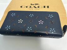 288 新品未使用 COACH コーチ 長財布 花柄 ラウンドファスナー アウトレット F31164_画像2