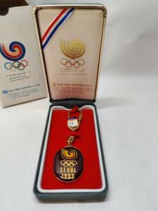 ソウルオリンピック 記念 キーホルダー 1988年 SEOUL 五輪 箱入り キーリング Olympic