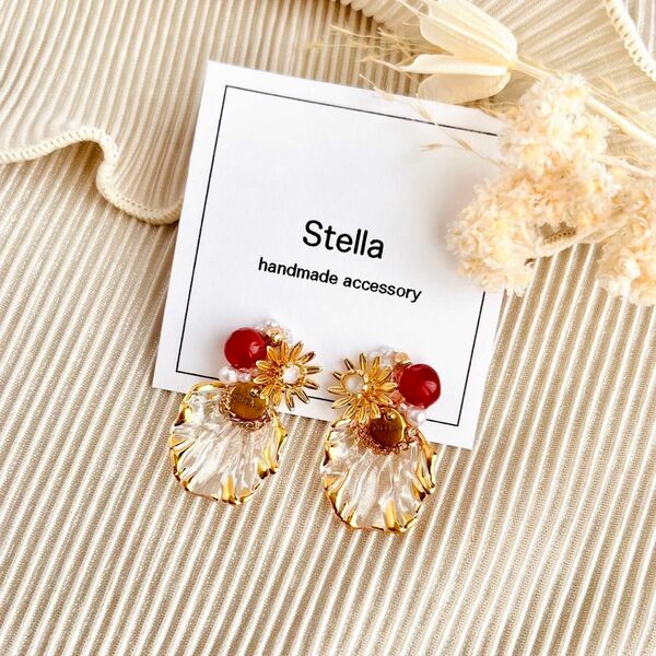 STELLA アンティーク ゴールドフラワー×花びら ピアス/イヤリング