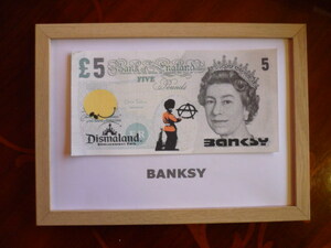  free shipping * Bank si-Banksy 5 pound * genuine work guarantee * canvas cloth * autograph equipped *Dismalandtizma Land. go in place ticket 53