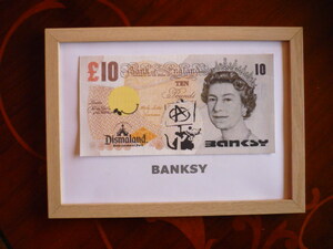 Art hand Auction 送料無料★バンクシー Banksy 10ポンド★真作保証★キャンバス生地★サインあり★Dismalandディズマランドの入場チケット付属103, 美術品, 絵画, アクリル, ガッシュ