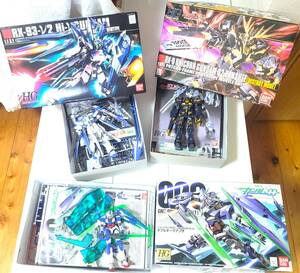 バンダイ HG　RX-93-ν２ Hi-νGUNDAM RX-0 UNICORN GUNDAM 02 BANSHEE 劇場版 ダブルオー クアンタ 中古 組み立て済 ジャンク 品 ガンプラ