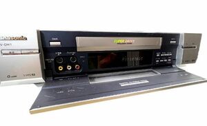 ■即決■PanasonicパナソニックD-VHS/S-VHS/VHSビデオデッキNV-DH1 Hi-Vision対応（i-link経由)デジタルTBC搭載リモコン付■