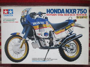 タミヤ 1/12 Honda ホンダ NXR 750 パリ ダカールラリー優勝車 ('86 Paris Dakar Rally Winer) 