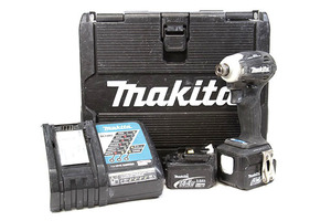 【1円スタート】 Makita マキタ 充電式インパクトドライバ TD172D 黒 ケース・バッテリー×2個・充電器付　(5913)