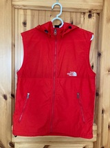 美品　THE NORTH FACE　ノースフェイス COMPACT VEST　コンパクトベスト Kid’s 150 赤_画像1