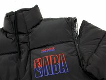 15万新品◆50=M～L◆BOSS×NBAコラボ 撥水加工リバーシブルオーバーサイズダウンジャケット黒グレージュ系 ベストにも 1円_画像8