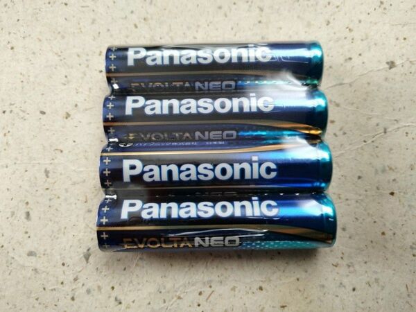 パナソニック　エボルタNEO　単4 アルカリ乾電池　4本セット　Panasonic　純正　