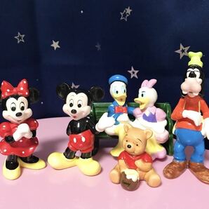 レトロ 東京ディズニーランド 置き物セット 陶器 ミッキー ミニー プー ドナルド デイジー グーフィー ベンチ ディズニー フィギュアの画像1