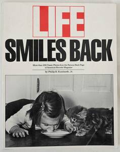 即決/中古本【LIFE SMILES BACK】 Philip B. Kunhardt, Jr/Touchstone Reprint版/1988年 /ペーパーバック/グラフ雑誌/写真集 (nk-2311-29)