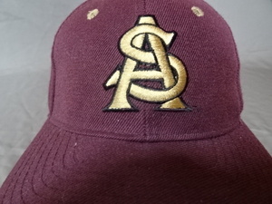 激レア USA購入 USカレッジ アリゾナ州立大学 サンデビルス 【ARIZONA STATE SUNDEVILS】 ロゴ刺繍入りキャップ エンジ 中古良品