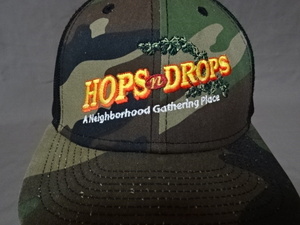 激レア USA購入【NEWERA】製 アメリカ企業モノ オレゴン州 レストランバー【HOPS N DROPS】ロゴ刺繍入りカモフラ柄メッシュキャップ 中古品