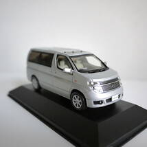 NISSAN ELGRAND　日産 エルグランド　ミニカー　ニッサン・ディラー成約記念品〈 1/43　全長110mm 〉シルバー　新品・自宅保管品_画像4