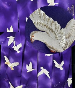 ★きものさらさ　アンティーク着物帯★即決！暈し　鳩　刺繍　鳥　正絹　大正ロマン　古典文様　古布　古裂　地紋起こし