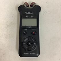 ○営TK019-A9S60【埼玉発】TASCAM オーディオインターフェース搭載ステレオオーディオレコーダー　DR-07X ※通電のみ確認済　美品_画像2