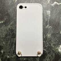 新品未使用 ショルダーチェーンストラップ付き　iPhoneケース スマホケース iPhone SE（第2世代/第3世代）iPhone8対応　ホワイト_画像2