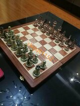 人気商品☆西洋棋 チェス盤　ぎょく　金属　チェスボード　アンティーク_画像3