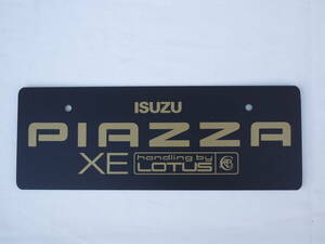 ISUZU いすゞPIAZZA ピアッツァXE handling by LOTUSのマスコットプレート（ディラーさん展示車用）です。