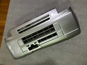 DA64v エブリィ フロントバンパー シルバー Z2S 中古 取り付け部破損なし 引き取り限定