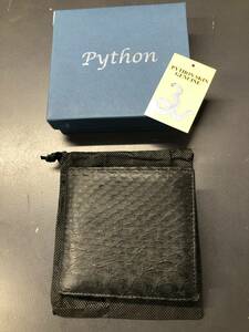 HB9001　二つ折り財布 　財布　レザー パイソン　ヘビ革　　　専用袋　箱付き 未使用品