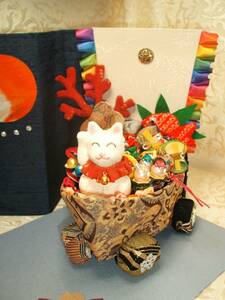 08きらきら宝船・縮緬細工のお正月飾り・ハンドメイド・招き猫と宝物がいっぱい！収納箱付・洗い済正絹古布使用・縁起物