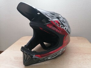 【中古品】THE industries(ティーエイチイー) T2 carbon Helmet (カーボンヘルメット)Vampire Lサイズ