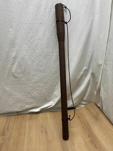 M12201[ era ] old bow . paper . lacquer paint arrow tube total length 96cm deep 94.5cm compilation arrow tube paper . arrow tube archery .