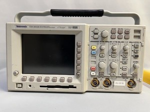 Tektronix TDS3052B　2020年6月校正済　先日まで仕事で使用していました