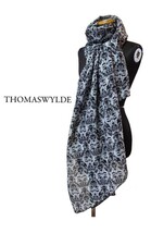 美品【トーマスワイルド】Thomas Wylde 大判スカーフ(288cm)定価62,000円_画像1