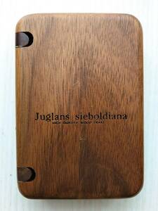 【定形外送料込み】Juglans Sieboldiana シガレットケース たばこケース　WOODY CRAFT 木製　約9.9×6.7×2.2cm