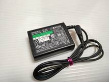 SONY　純正品　PSP用　充電器　ACアダプター PSP-380 簡易クリーニング・動作確認済み　1500mA_画像2