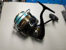 中古 ダイワ DAIWA スピニングリール 17モアザン3012H _画像1