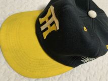 阪神タイガース　キャップ　帽子　サイン入り　31 承認グッズ　応援グッズ　野球帽 送料込み_画像1