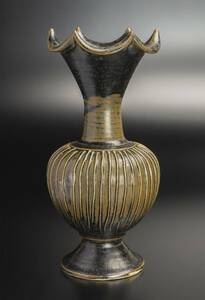 宋 黑釉&#32447;紋花口瓶 共箱 中国 古美術