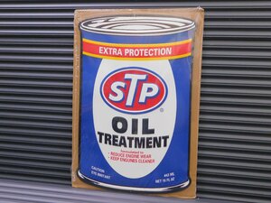 【STP OIL・オイル缶】※《エンボスメタルサイン》 アメリカン雑貨　エンボス看板　ブリキ看板　61