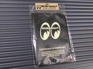 ◆送料無料◆【MOON Equipped】※《アイシェイプロゴ 車検証入れ　／ブラック》　MOONEYES　ムーンイクイップド　カータイトルホルダー