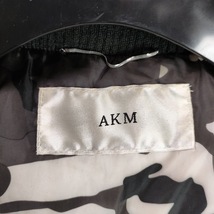 美品!エイケイエム/AKM 袖切替ゴートレザー×肉厚ダウン×極暖×スタンドカラー×裏地カモフラ 迷彩 ロゴタグ M-L ブラック 黒 山羊革 秋冬_画像8