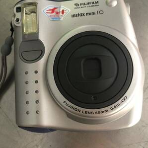 D36 FUJIFILM チェキ instax mini 10 富士フィルム シルバー中古品の画像1