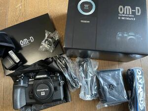 【美品・シャッター1494】OLYMPUS オリンパス OM-D E-M1 Mark II Ⅱ マーク2（ブラック・ボディ）