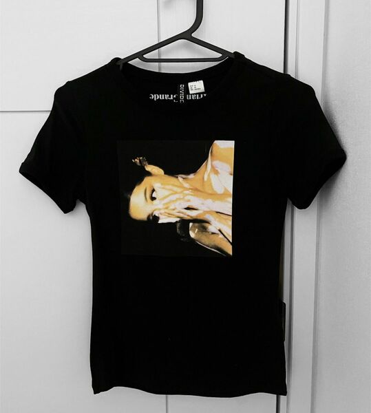Ariana Grande アリアナ グランデ H&M Tシャツ トップス