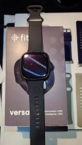 中古美品！【Suica対応】 Fitbit Versa 3 スマートウォッチ [6日間以上のバッテリーライフ/Alexa搭載/GPS搭載]