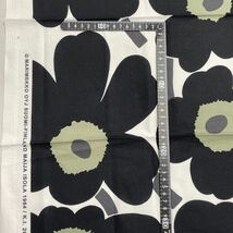 marimekko 生地 花柄 ハギレ 未使用　70㌢×50㌢　正規品_画像5