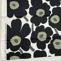 marimekko 生地 花柄 ハギレ 未使用　70㌢×50㌢　正規品_画像1